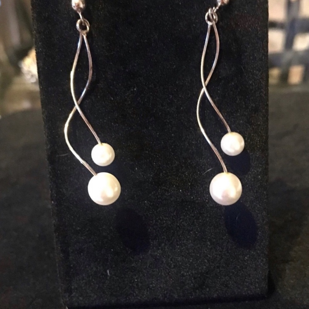 Vintage Sterling Silver Pearl Drop Earrings - White Pearls